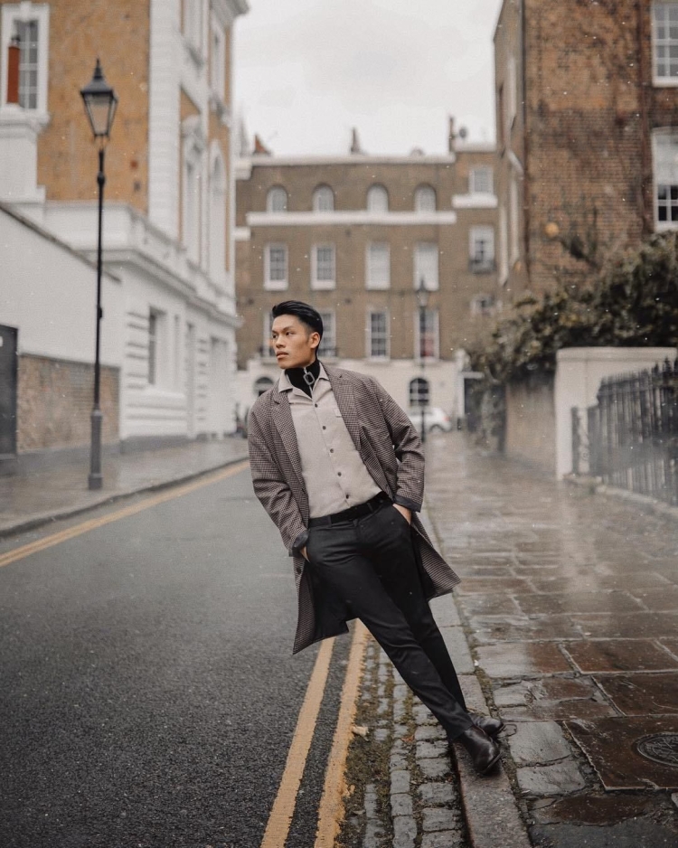 Фотосессия парня в городе