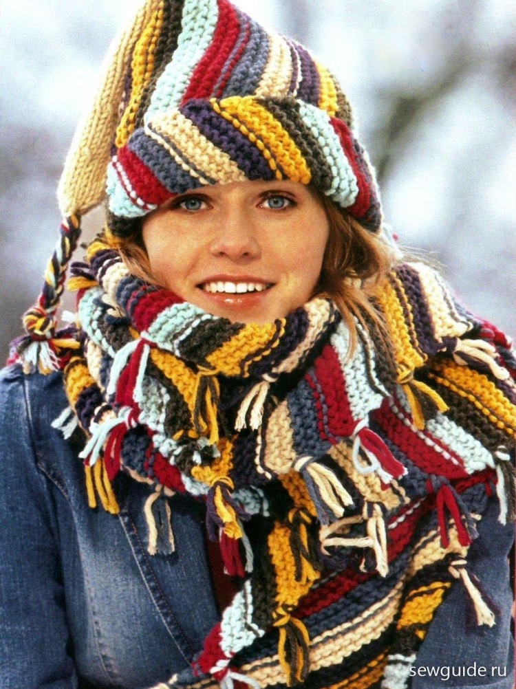 Полосатая шапка спицами для женщин