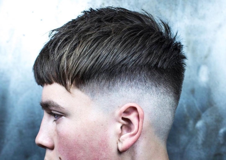 Фейд полубокс с челкой