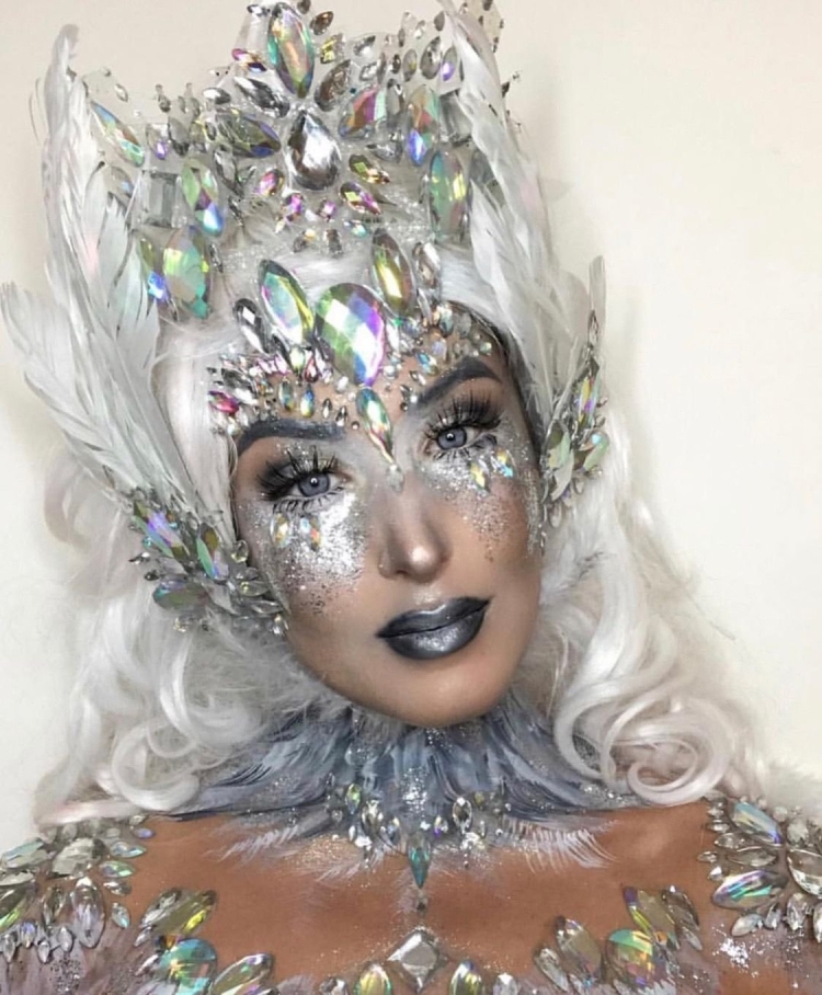 Грим снежной королевы на лице