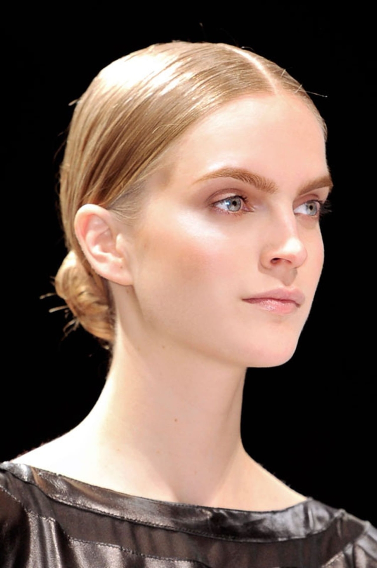 Пучок с прямым пробором