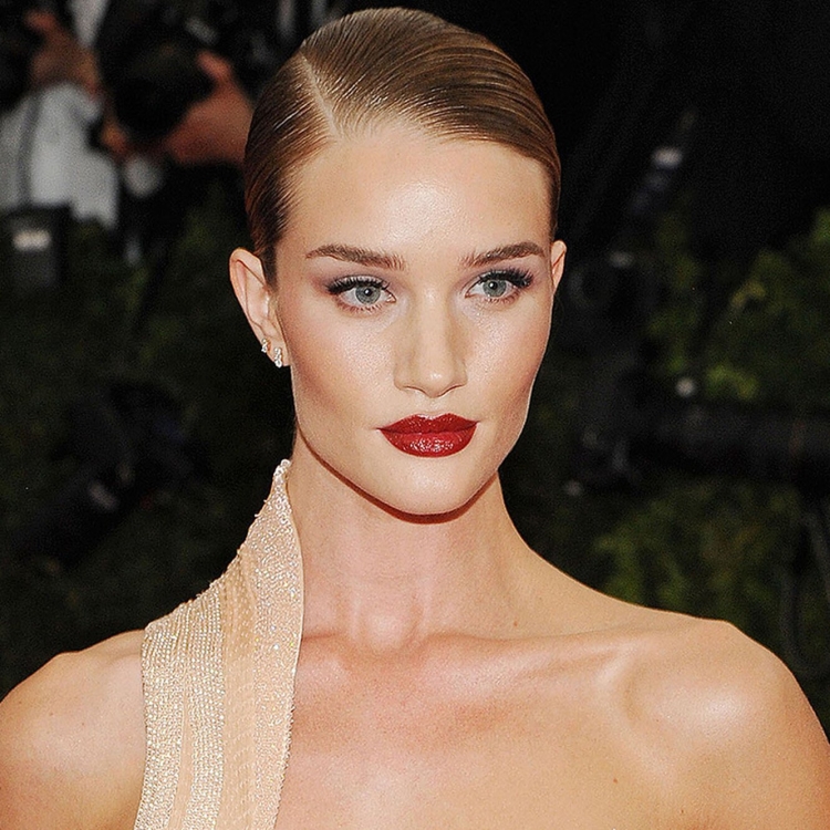 Рози Хантингтон-Уайтли пучок