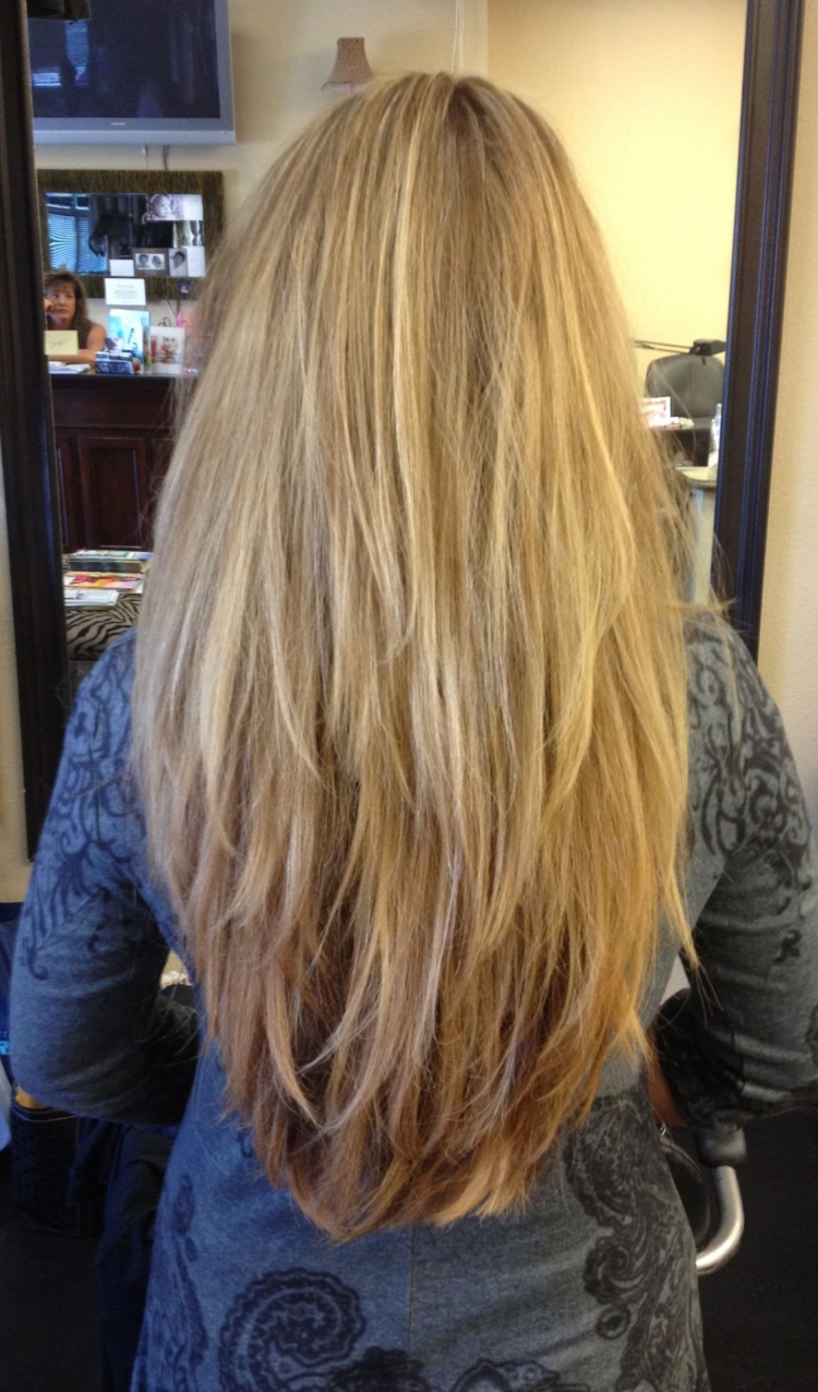 Стрижка лесенка на длинные волосы в хвосте