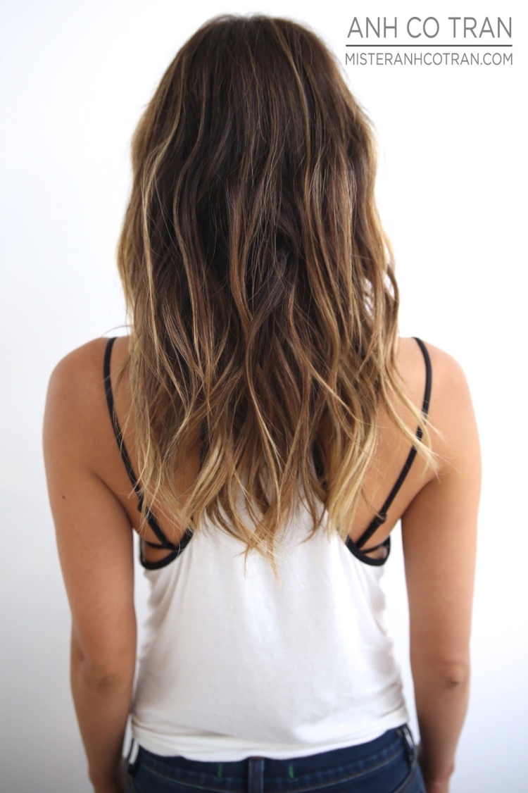 Рваные концы на длинных волосах