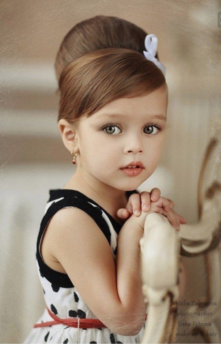 Анна Павага прическа