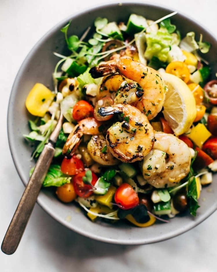 Морепродукты с овощами