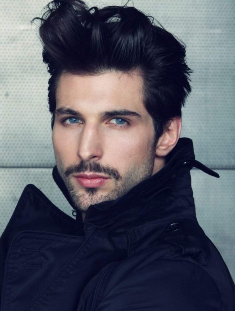 Чёрный цвет волос у мужчин