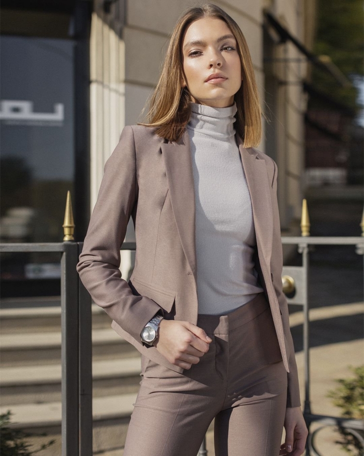 Водолазка с пиджаком женские