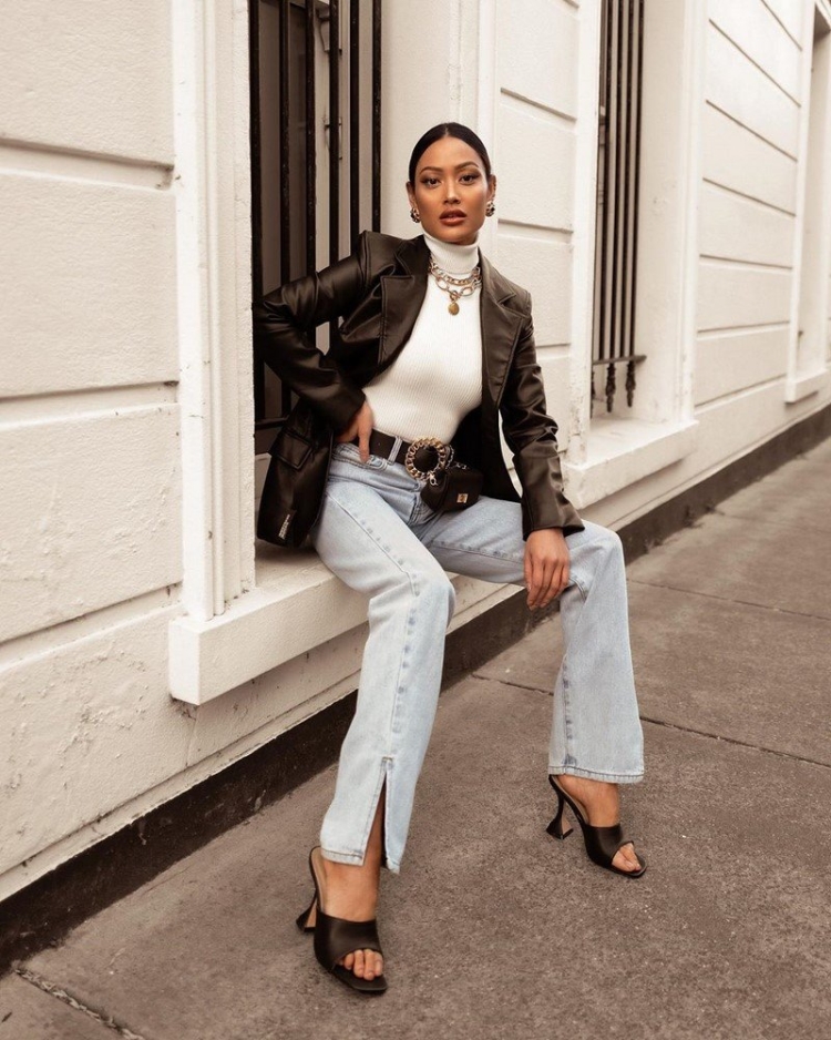 Стиль одежды 2022 женская с водолазкой