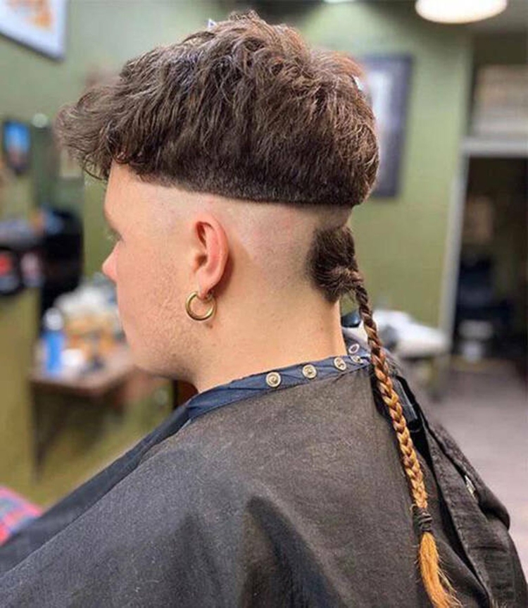 Крысиный хвостик прическа