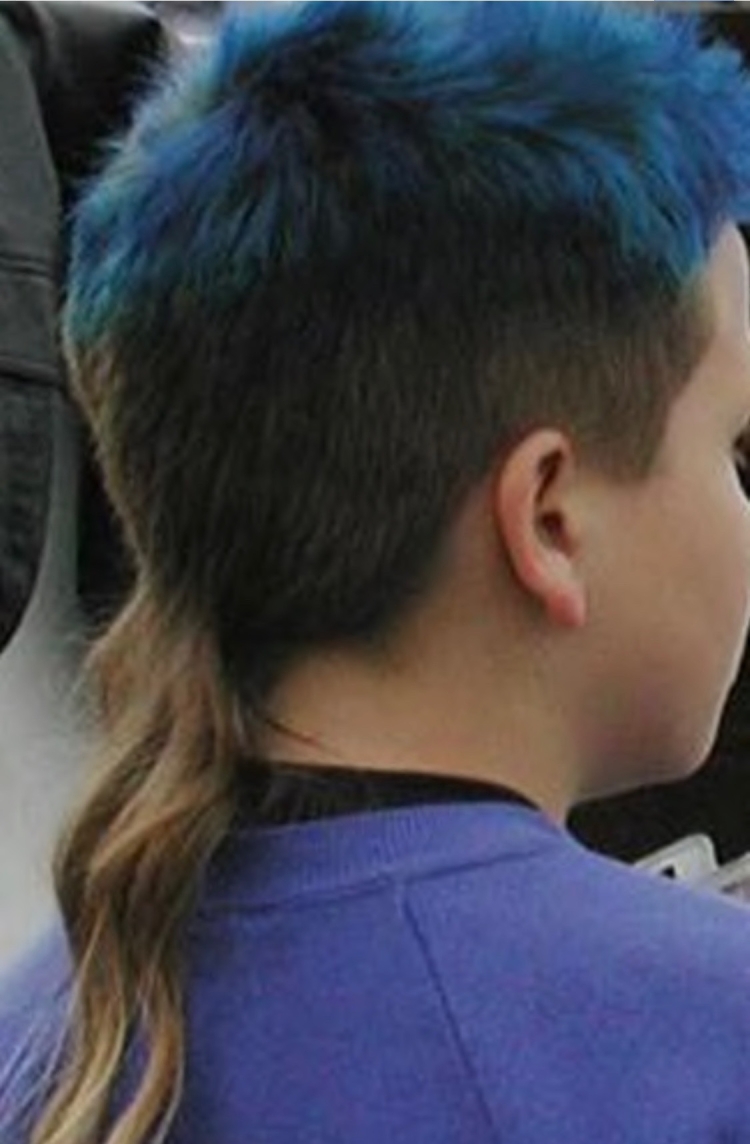 Прическа для мальчика с хвостиком сзади