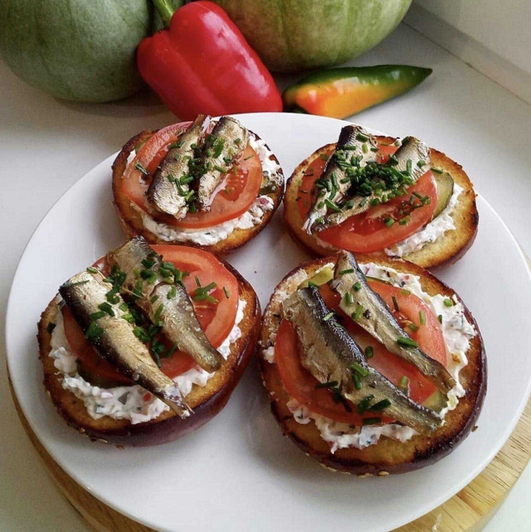 Анастасия Скрипкина бутерброды со шпротами