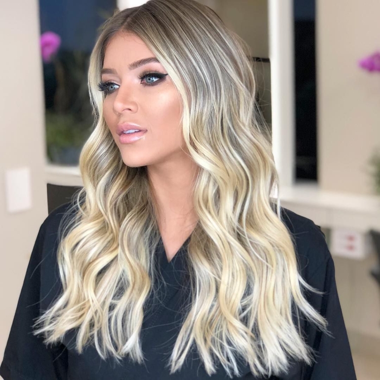 Белые пряди