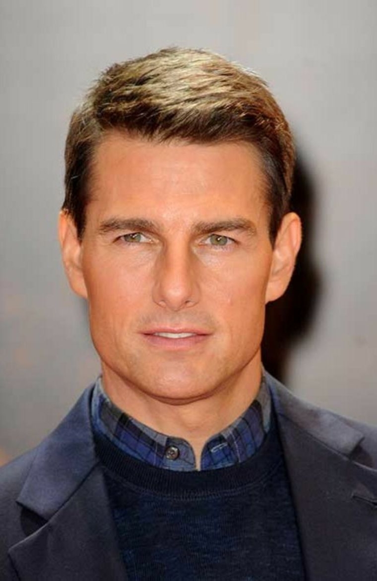 Том круг с короткой стрижкой