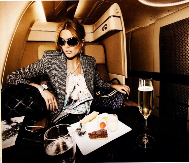 Богатая успешная женщина