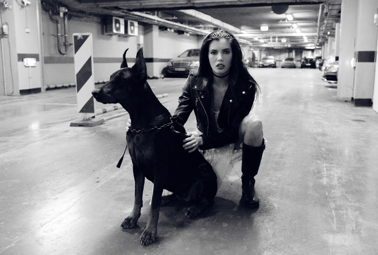 Матильда с доберманом