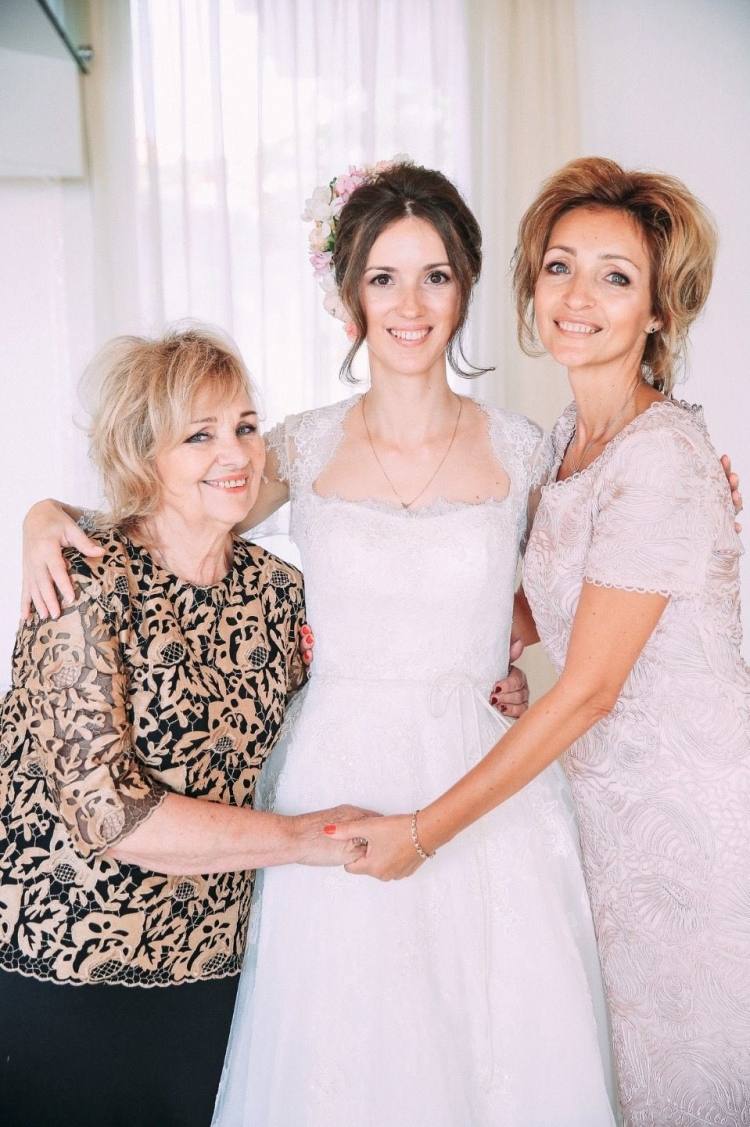 Прическа на свадьбу дочери