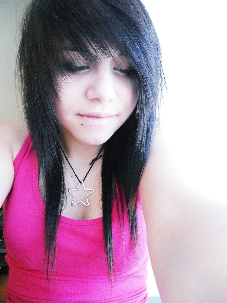 Прически челкастых девочек