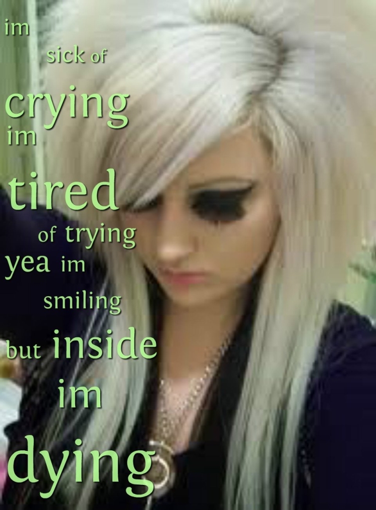 Прически в стиле эмо