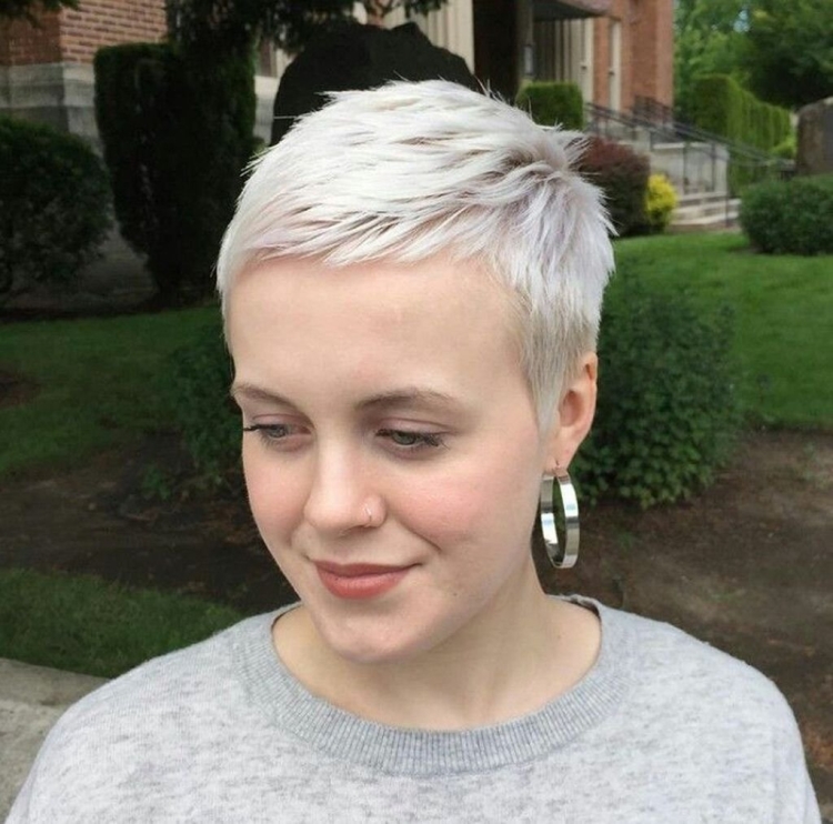 Обесцвечивание на короткие волосы