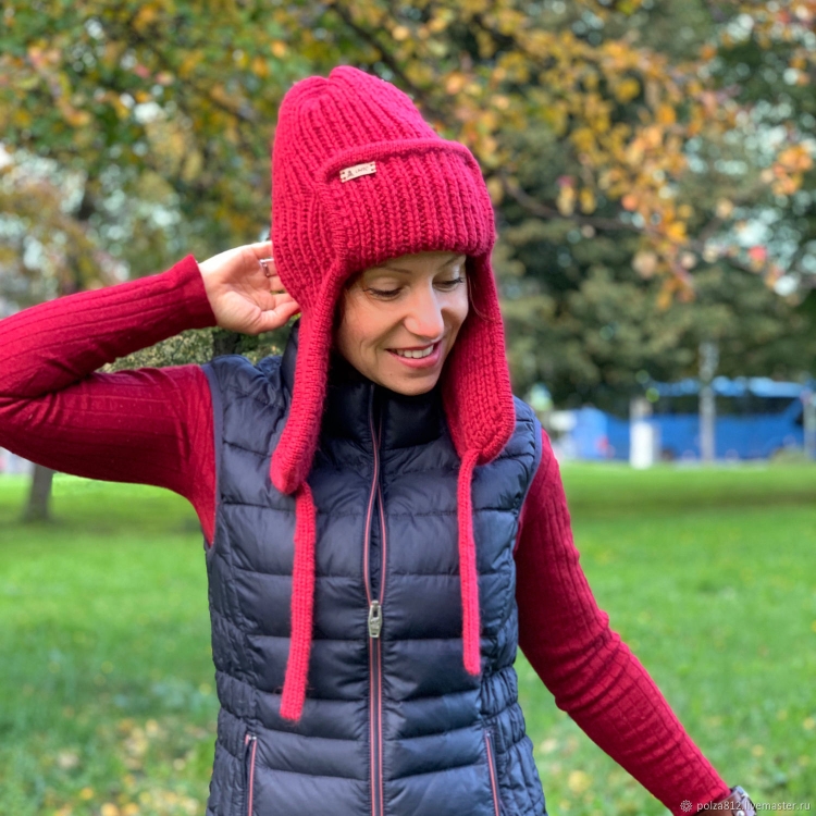 Вязаные ягодные шапки