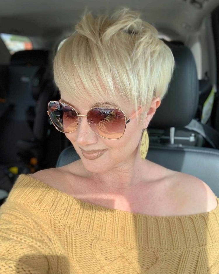 Понаровская стрижка короткая Пикси