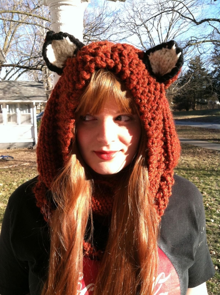 Шапка с лисьими ушками