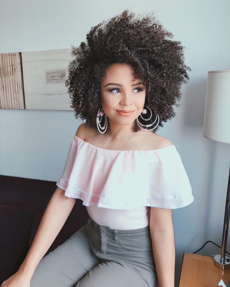 Елена Темникова афрокудри