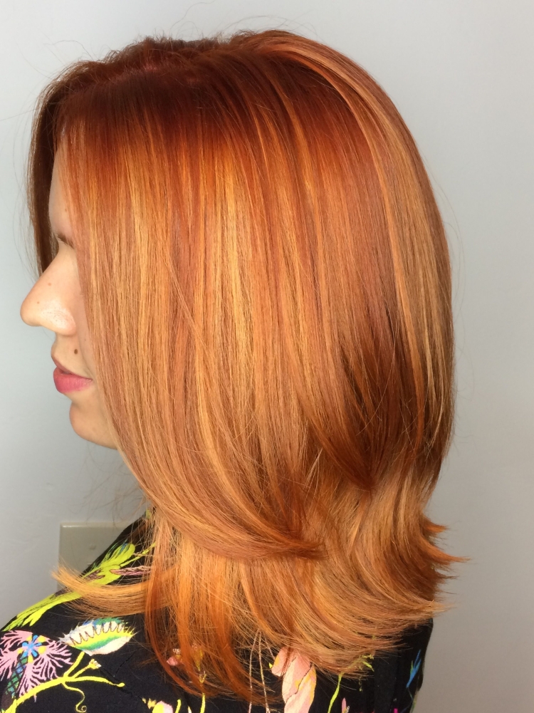 Каскад на средние волосы рыжие