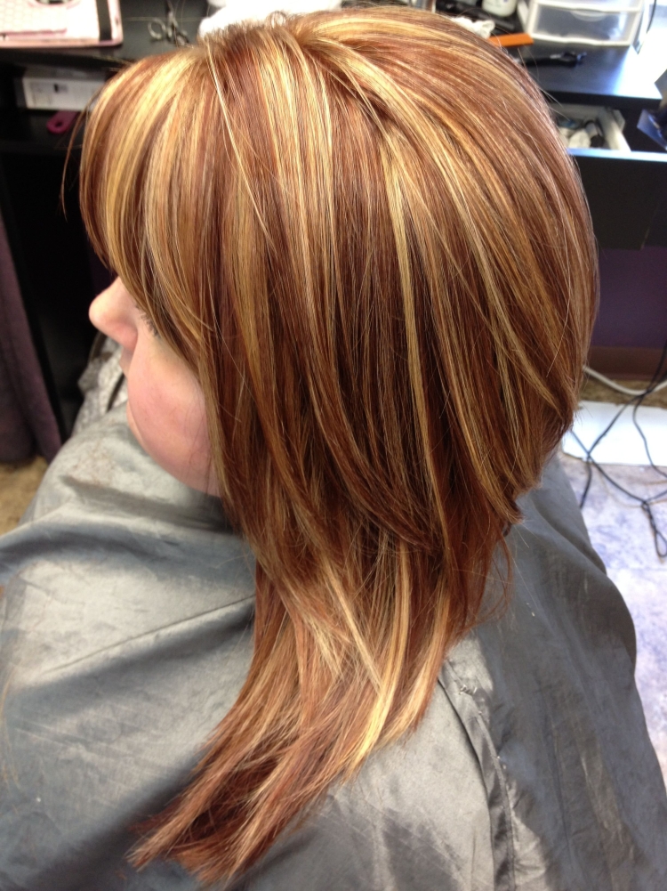 Рыжий с мелированием на средние волосы
