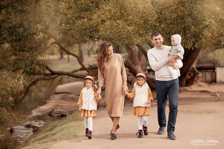 Фотосессия семейная в бежевых оттенках