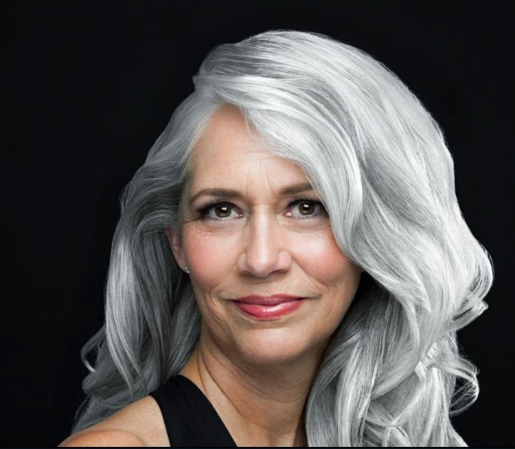 70 Летняя модель Ясмина Росси