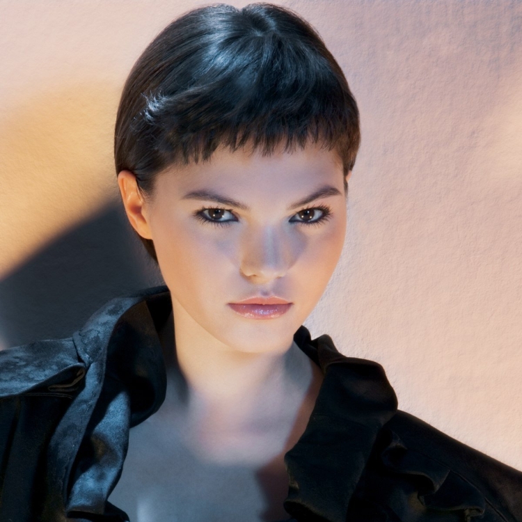 Очень короткая челка