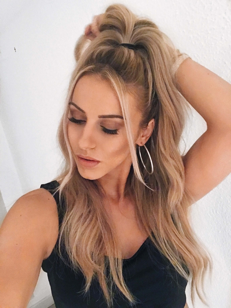 Прическа мальвинка с хвостом