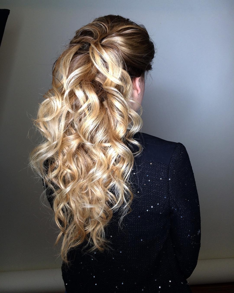 Причёски с накрученными волосами