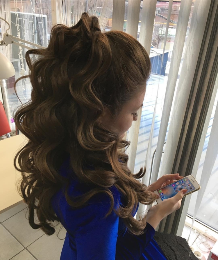 Высокий хвост с локонами для девочки