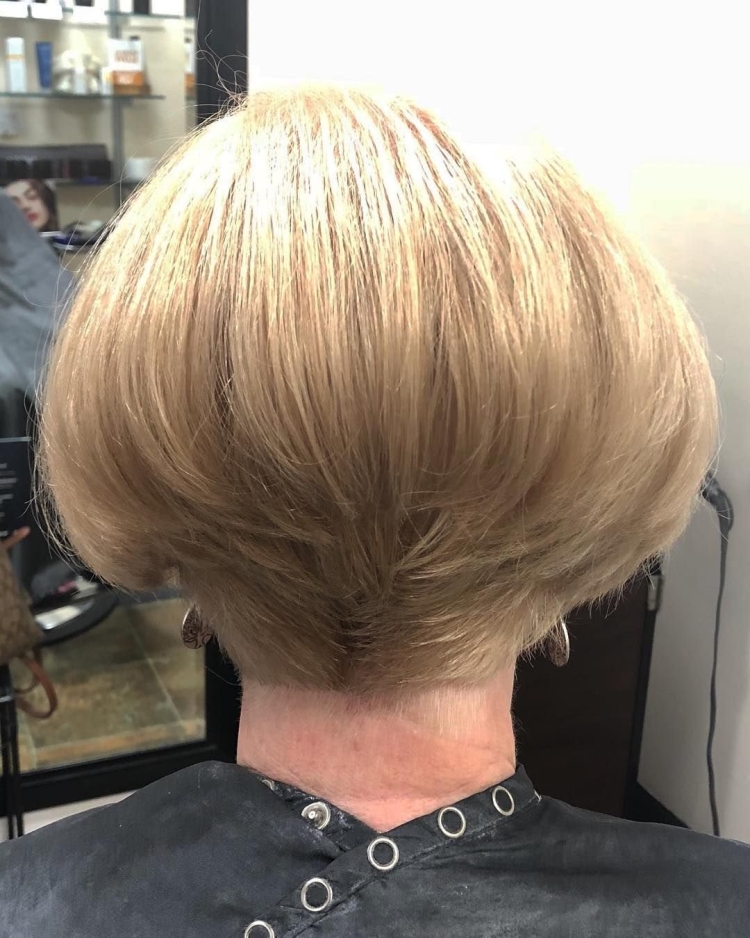 Стрижка Боб сзади