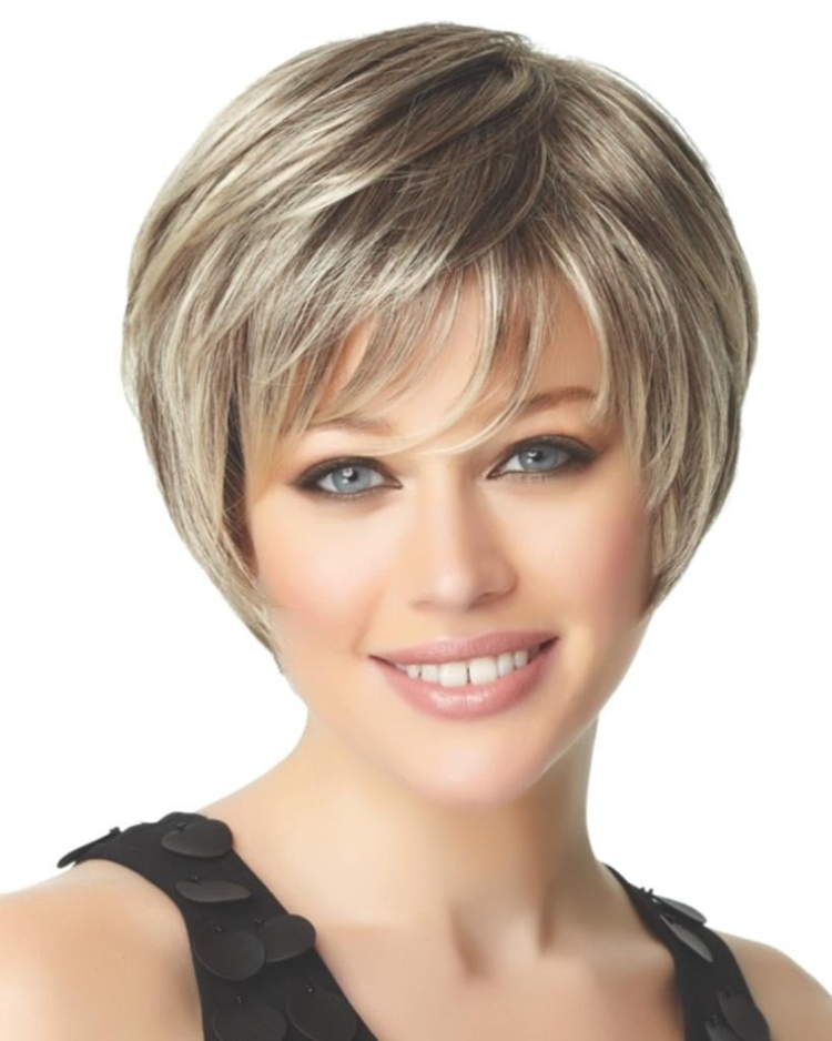 Круглый Боб Каскад на короткие волосы с челкой