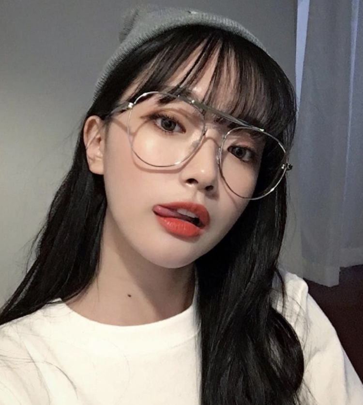 Ulzzang korean girl,с челкой
