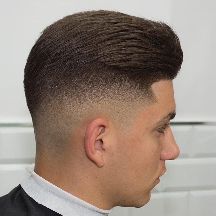 Модельная стрижка мужская сзади