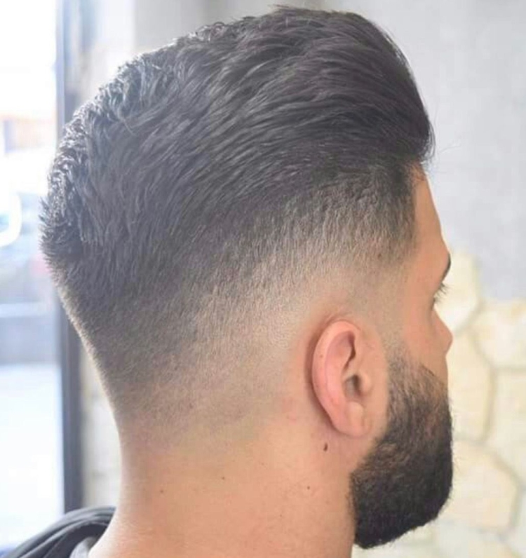 Модельная стрижка мужская вид сзади