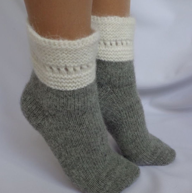 Необычные шерстяные носки