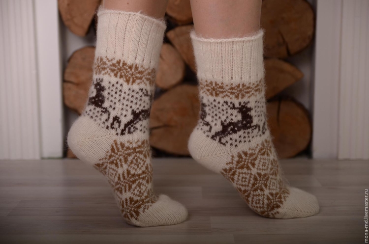 Красивые шерстяные носки