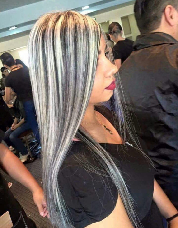 Белые пряди