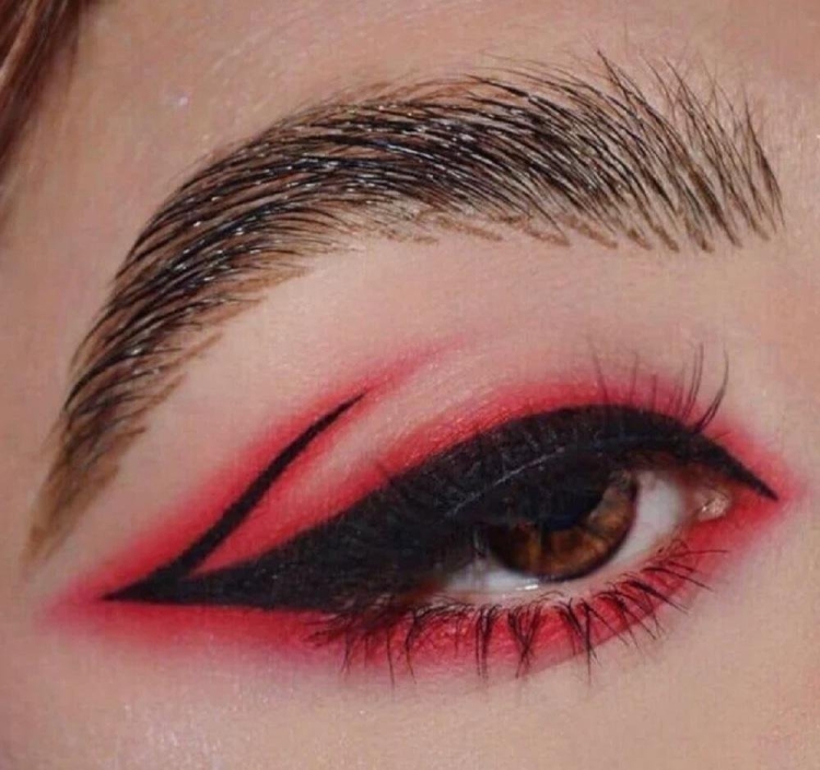 Классный макияж со стрелками