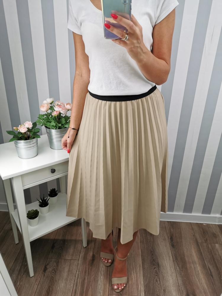 Блузка к плиссированной юбке