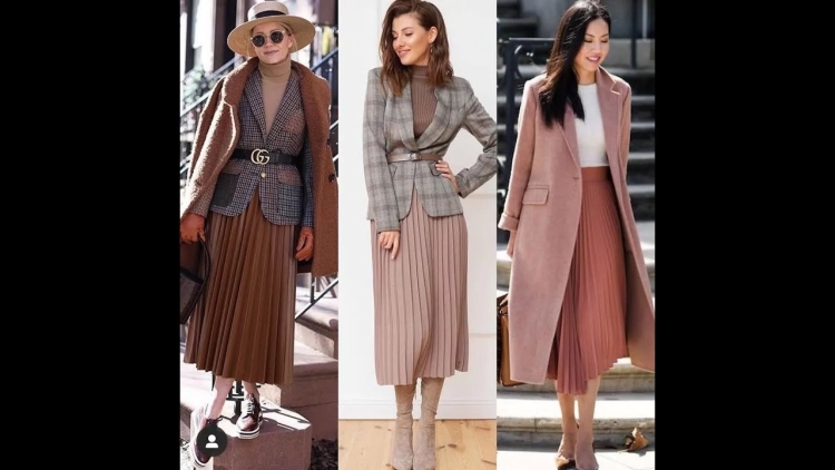 Бежевая плиссированная юбка с пиджаком