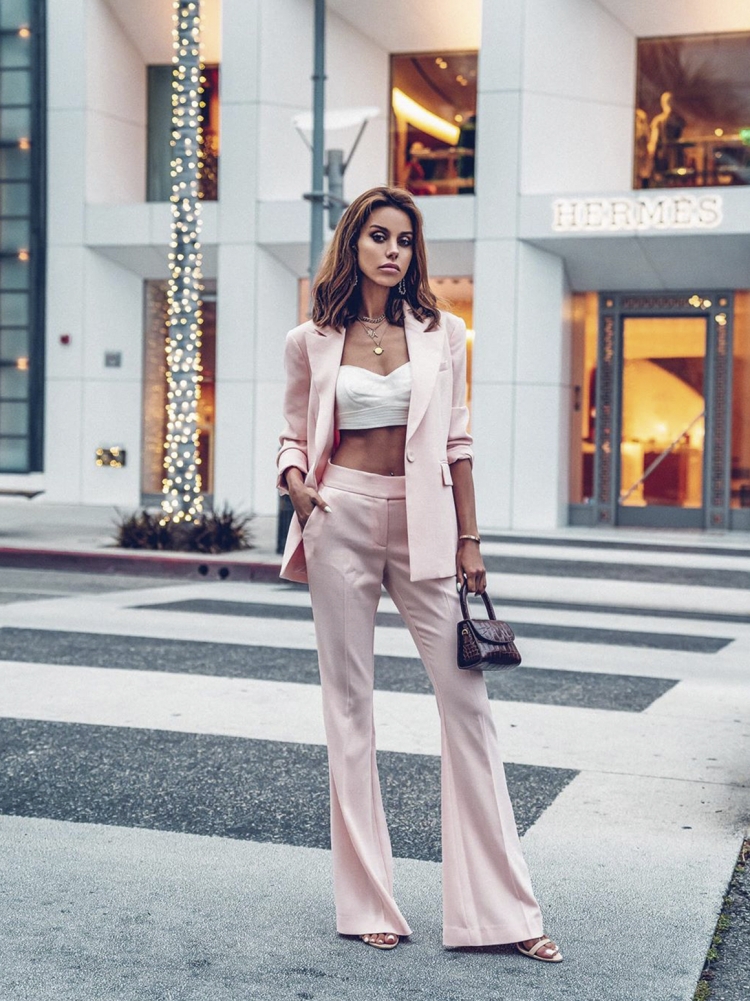 Стильные женственные образы