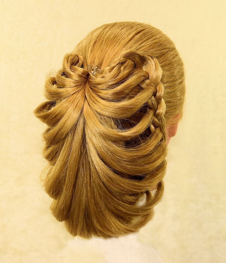 Прическа бабочка