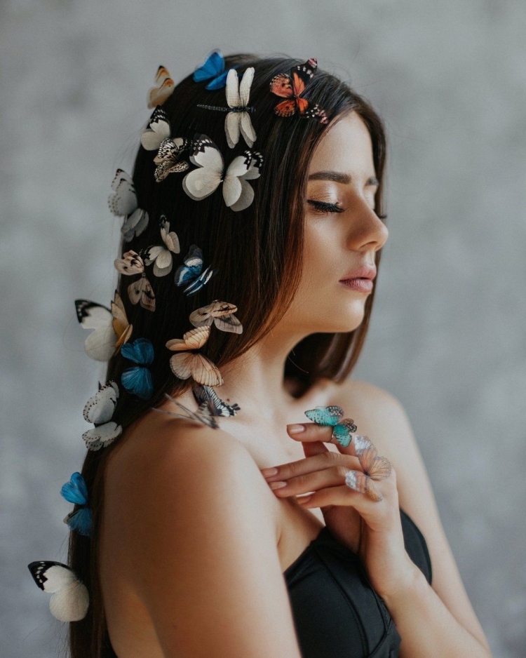 Прическа бабочка